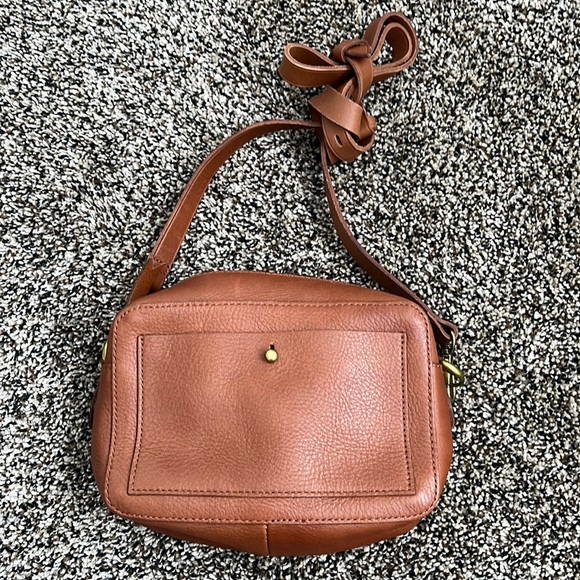 Madewell Handbags - Madewell Brown Leather Transport Camera Bag, marks on back, NWT